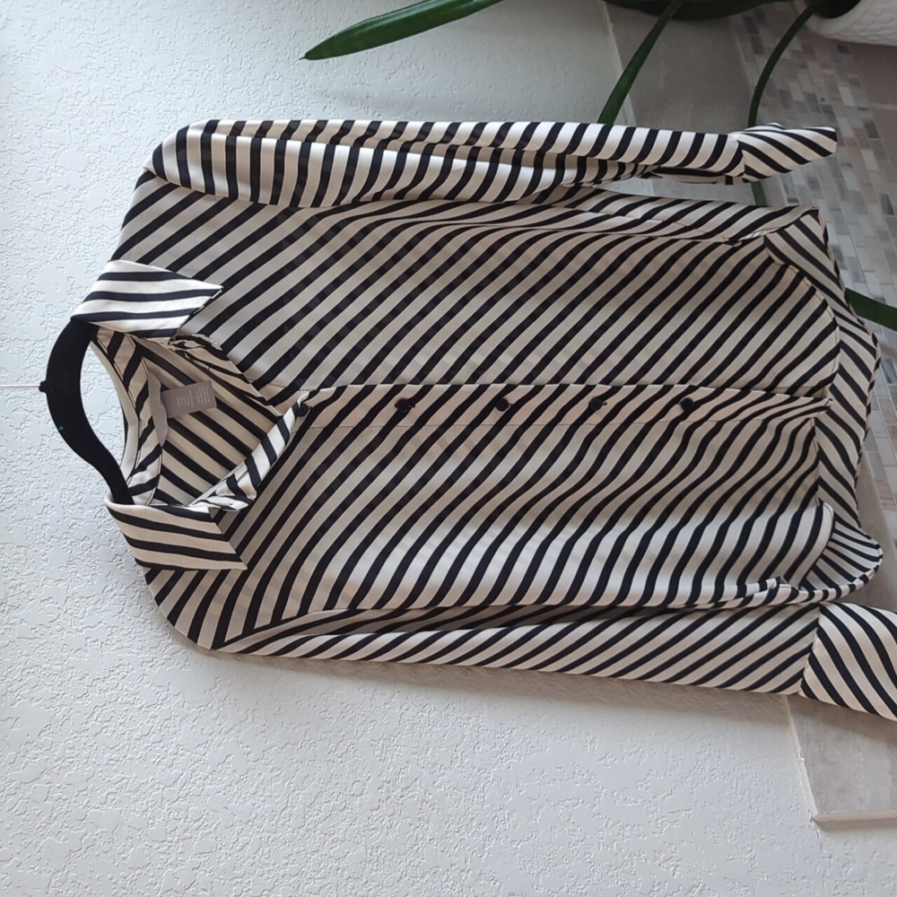 H&M Button down striped shirt